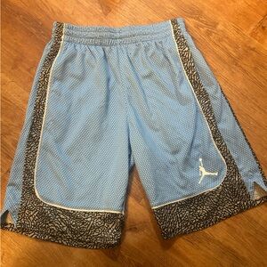 Jordon boy’s basketball shorts …Size medium .. dri-fit